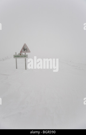 Ringinglow road in Sheffield, closed because of heavy snow, winter January 2010 Stock Photo