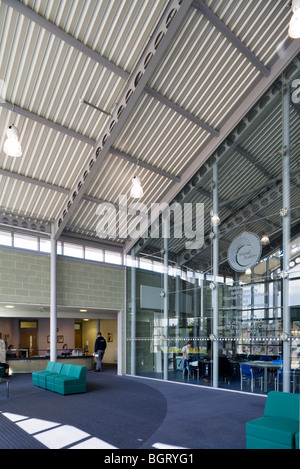 WALSALL ACADEMY, BIRMINGHAM, UNITED KINGDOM, BARNSLEY HEWETT AND MALLINSON Stock Photo