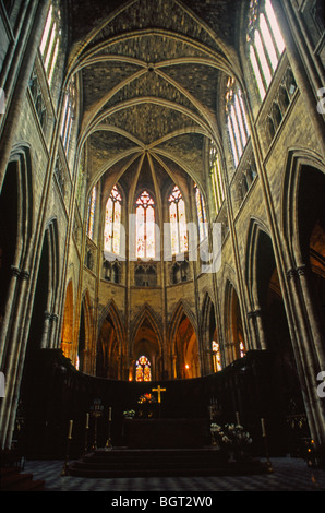 Bordeaux France St Andre Cathedral Interior Showing The Altar Stock Photo