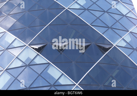 30 ST MARYS AXE THE GHERKIN SWISS RE, LONDON, UNITED KINGDOM, FOSTER AND PARTNERS Stock Photo