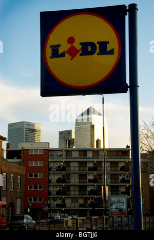 Canary Warf view from Bow East London with Lidl and council estates in foreground Stock Photo