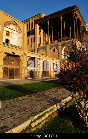 Ali Qapu palace at Meidan-e Emam, Naqsh-e Jahan, Imam Square, UNESCO World Heritage Site, Esfahan, Isfahan, Iran, Persia, Asia