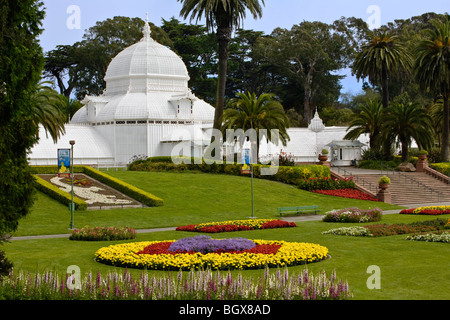 The CONSERVATORY OF FLOWERS is a botanical greenhouse located in GOLDEN GATE PARK - SAN FRANCISCO, CALIFORNIA Stock Photo