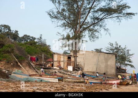 Women waiting for fishermen in Maputo, Mozambique, East Africa Stock Photo