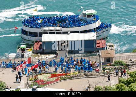 Maid of the Mist boat ride at Niagara Falls Stock Photo