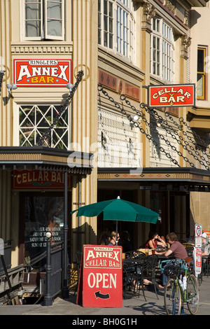 Ringlers Annex Bar in the Pearl District of Portland, Oregon, USA Stock Photo