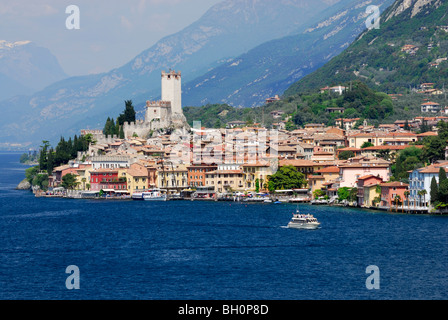 View over lake Gardo to Malcesine with Scaliger Castle, Malcesine, Veneto, Italy Stock Photo