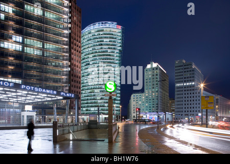 Potsdamer Platz at night from left to right, Renzo Piano Tower, Hans Kollhoff Tower, Bahn Tower, Beisheim Center, Delbrueck Towe Stock Photo