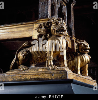 Coronation Throne Westminster Abbey made for Edward I  to contain the Stone of Scone now removed. Lions are later (maybe Tudor) Stock Photo