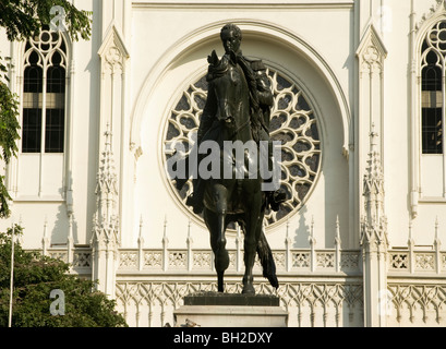 Ecuador. Guayaquil city. Metropolitan Cathedral (1924-37) and monument to Simon Bolivar. Stock Photo