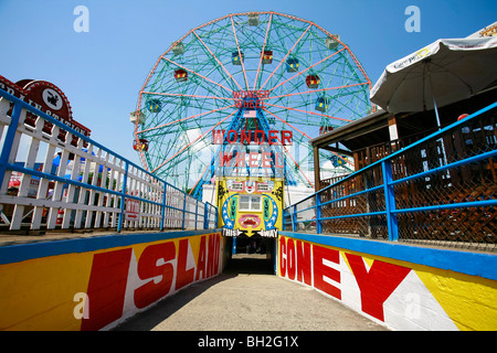 The Wonder Wheel and Astroland Park seen from Coney Island beach Stock Photo