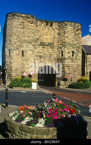 A view of The Bondgate Tower, Alnwick, Northumberland Stock Photo