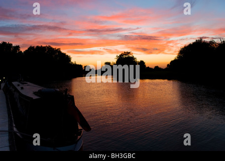 Sunset on the Thames at Shillingford Bridge Oxford Stock Photo