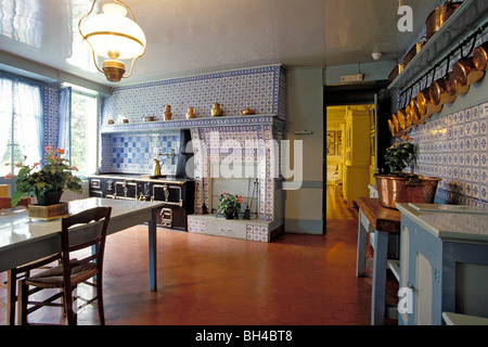 CLAUDE MONET'S KITCHEN, GIVERNY, EURE (27), NORMANDY, FRANCE Stock ...