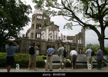 the A-Bomb Dome, in Hiroshima, on the 60th anniversary of bombing. Hiroshima, Japan, 6th August 2005. Stock Photo