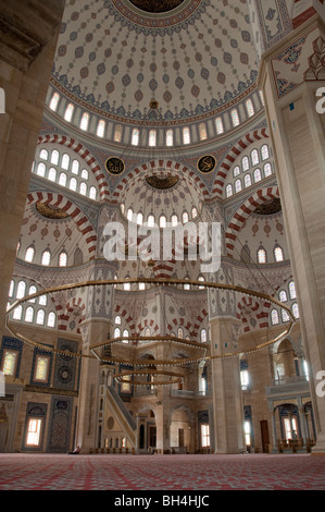 Interior of the Sabanci mosque, Adana Stock Photo - Alamy