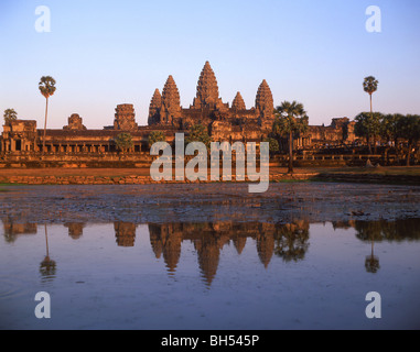 12th century Angkor Wat Temple at sunrise, Angkor, Siem Reap Province, Kingdom of Cambodia Stock Photo