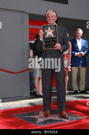 GEORGE HAMILTON GEORGE HAMILTON HONORED BY THE WALK OF FAME HOLLYWOOD LOS ANGELES CA USA 12 August 2009 Stock Photo