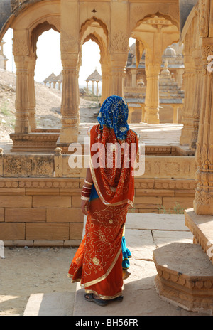 Indian Woman in red sari, Chandni Chowk Bazar, Old Delhi, India Stock ...