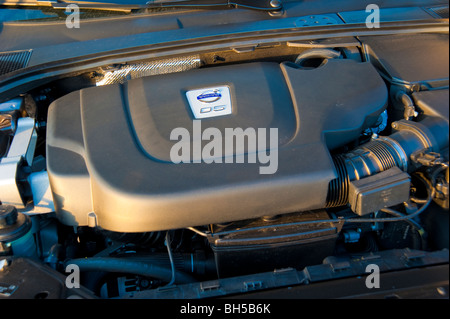 Volvo 2.4 litre D5 Diesel engine, 2009 version, in Volvo XC 70 four wheel drive station wagon Stock Photo