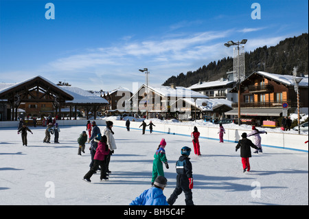 Skating rink in the centre of the resort of Les Gets, Portes du Soleil Ski Region, Haute Savoie, France Stock Photo