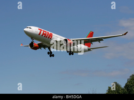 TAM Airlines Airbus A330-200 commercial widebody jet airliner on approach Stock Photo