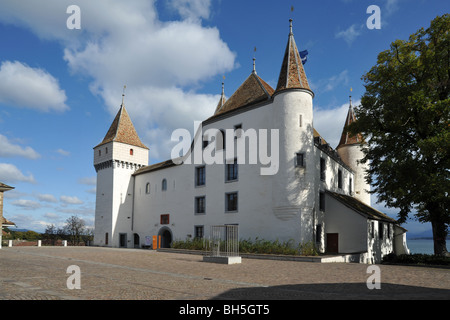 The White Castle at Nyon on Lake Geneva, Vaud, Switzerland. The castle is now a museum of locally made Porcelain. Stock Photo