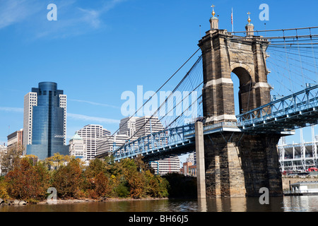 John Roebling suspension bridge crossing the Ohio river over to Newport Kentucky. Cincinnati, Ohio, USA Stock Photo