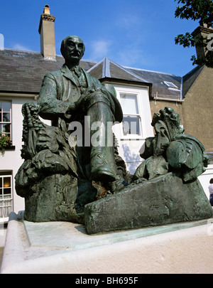 Dorchester - Statue of Thomas Hardy the famous Dorset born poet and author Stock Photo