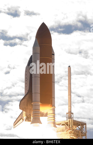 Space shuttle Atlantis lifts off from Kennedy Space Center's Launch Pad ...