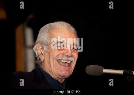 Omar Sharif talking at St John's Church, Cairo, February 2010, on tolerance at a showing of his film Hassan and Morqos. Stock Photo
