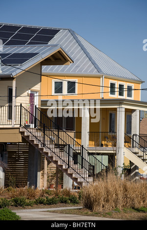 Solar homes on stilts being built by Brad Pitt Make It Right Foundation lower ninth Ward New Orleans, Louisiana Stock Photo