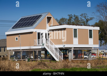 Solar homes on stilts being built by Brad Pitt Make It Right Foundation lower ninth Ward New Orleans, Louisiana Stock Photo