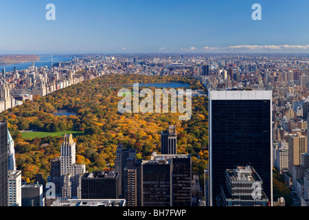 USA, New York City, Manhattan, View of Uptown Manhattan and Central Park from the viewing deck of the Rockerfeller Centre Stock Photo