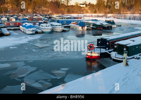 Blackwater Meadow Marina in winter on the Llangollen canal, Ellesmere, Shropshire, England Stock Photo