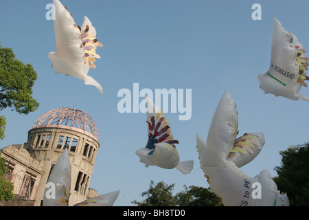 the A-Bomb Dome, in Hiroshima, on the 60th anniversary of bombing. Hiroshima, Japan, 6th August 2005. Stock Photo