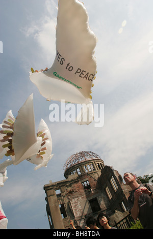 the A-Bomb Dome, in Hiroshima, on the 60th anniversary of bombing. Hiroshima, Japan, 6th August 2005. Stock Photo