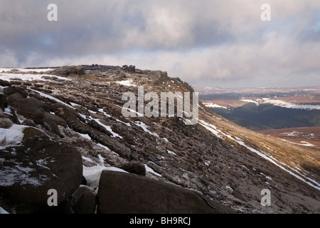 Winter at the top of Fairbrook on the northern edge of Kinder Scout in the Peak District National Park, Derbyshire, UK. Stock Photo
