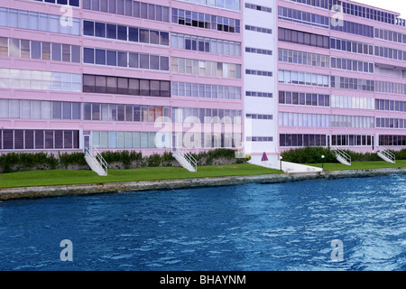 Florida Pompano Beach pink building and blue waterway Stock Photo