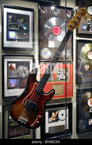 Will Lee's Fender Bass, Musicians Hall of Fame and Museum, Nashville, Tennessee, USA Stock Photo
