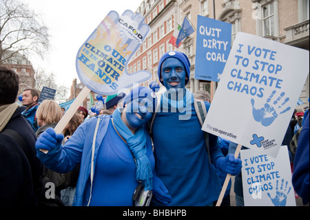 The 'Wave' the biggest ever demonstration on Climate Change,London 05/12/09  protesters dressed in blue Stock Photo