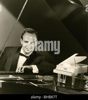 ROGER WILLIAMS - US pianist and songwriter in 1966 Stock Photo