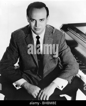 ROGER WILLIAMS  - US songwriter and pianist in 1966 Stock Photo