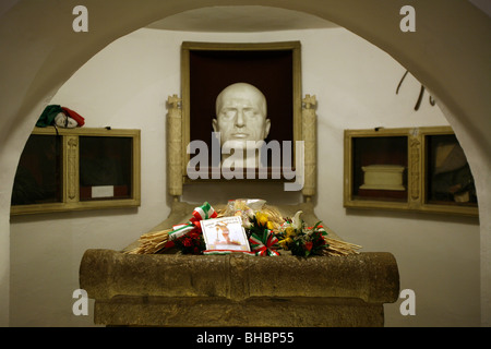 Italy, Emilia Romagna, Predappio, cemetery, crypt of Benito Mussolini, died April 28, 1945 Stock Photo