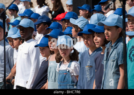 World Music Day, Paris, France, Public Events, Spring Music Festival, 'Fete de la Musique', Children's Choir, Students Performing on Stage, Outside, young teenage french girl Stock Photo