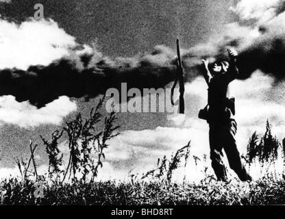 events, Second World War / WWII, German Wehrmacht, falling German soldier, germany, Third Reich, military, 20th century, historic, historical, death, dying, losses, National Socialism, Nazism, 1940s, people, Stock Photo