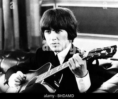 Harrison, George, 25.2.1943 - 29.11.2001, British musician, half length with guitar, Munich, 1966, ,