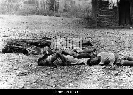 geography / travel, Congo, events, Simba uprising 1964 - 1965, dead rebels in village, December 1964, Stock Photo