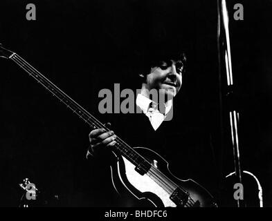 McCartney, Paul, * 18.6.1942, British singer and musician, (The Beatles), half length, singing, in concert, 1966, 1960s, gig, performing, performance, on stage, , Stock Photo