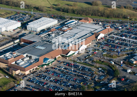 PADDOCKS RETAIL PARK, SURREY, AERIAL VIEW.  MARKS AND SPENCER AND TESCO EXTRA SIDE BY SIDE Stock Photo